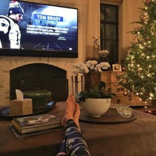 Gisele Bündchen feet photo thumbnail