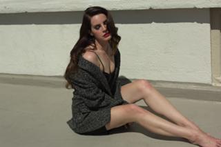 Lana Del Rey feet photo thumbnail