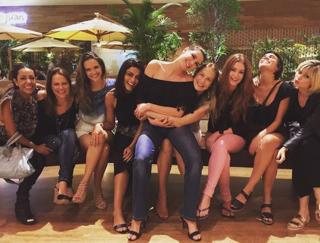 Marina Ruy Barbosa feet photo thumbnail
