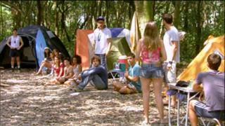 Juliana Paiva feet photo thumbnail