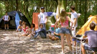 Juliana Paiva feet photo thumbnail
