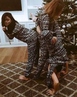 Vanessa Hudgens feet photo thumbnail