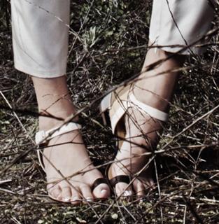 Kendall Jenner feet photo thumbnail