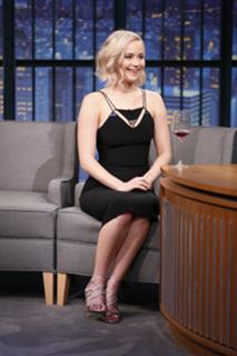 Jennifer Lawrence feet photo thumbnail