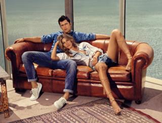 Gisele Bündchen feet photo thumbnail
