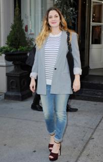 Drew Barrymore feet photo thumbnail