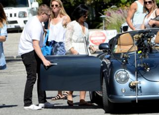 Demi Lovato feet photo thumbnail