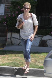 Amber Heard feet photo thumbnail