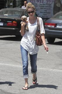 Amber Heard feet photo thumbnail