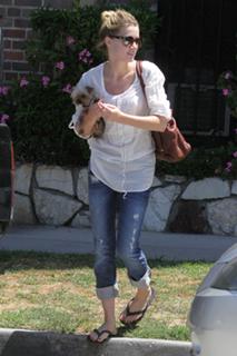 Amber Heard feet photo thumbnail