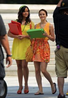 Leighton Meester feet photo thumbnail
