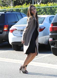 Jamie Chung feet photo thumbnail