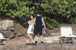 Demi Lovato feet photo thumbnail