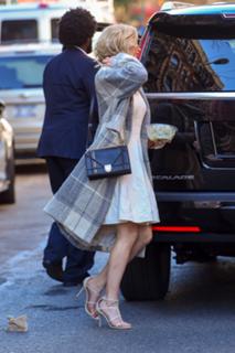 Jennifer Lawrence feet photo thumbnail