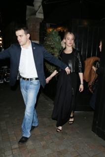 Jennifer Lawrence feet photo thumbnail