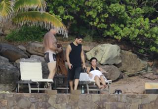 Demi Lovato feet photo thumbnail
