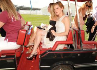 Emma Watson feet photo thumbnail