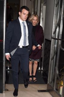 Jennifer Lawrence feet photo thumbnail