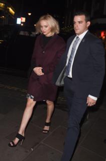 Jennifer Lawrence feet photo thumbnail