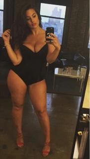 Ashley Graham feet photo thumbnail