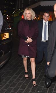 Jennifer Lawrence feet photo thumbnail