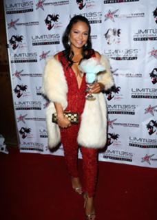 Christina Milian feet photo thumbnail