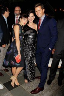 Anne Hathaway feet photo thumbnail