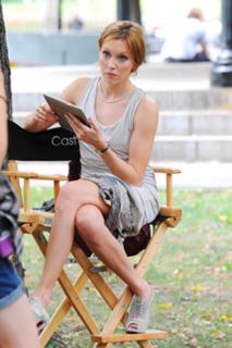 Katie Cassidy feet photo thumbnail