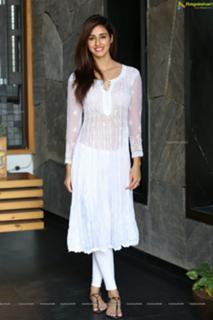 Disha Patani feet photo 4