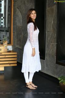 Disha Patani feet photo 5