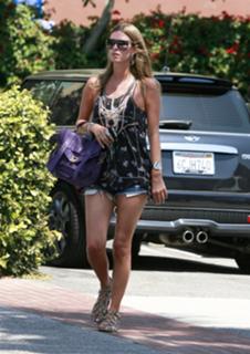 Nicky Rothschild feet photo thumbnail