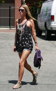 Nicky Rothschild feet photo thumbnail
