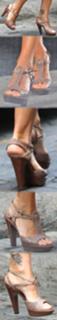 Kelly Ripa feet photo thumbnail