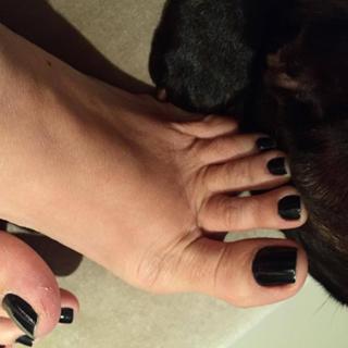 Karin Klemp feet photo thumbnail