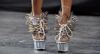 Nicki Minaj feet photo thumbnail