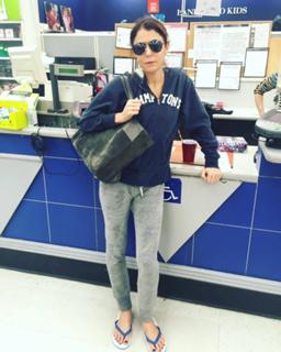 Bethenny Frankel feet photo thumbnail