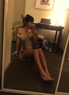 Bai Ling feet photo thumbnail