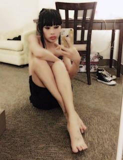 Bai Ling feet photo thumbnail