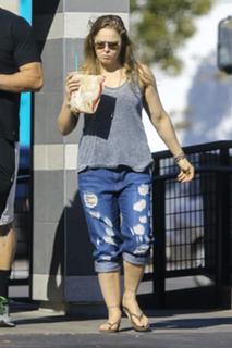 Ronda Rousey feet photo thumbnail