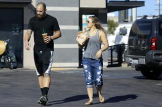 Ronda Rousey feet photo thumbnail