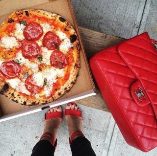 Shay Mitchell feet photo thumbnail