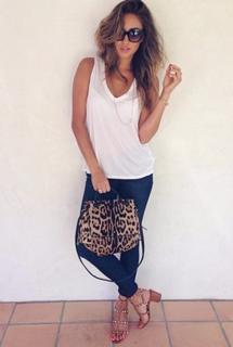 Shay Mitchell feet photo thumbnail
