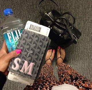 Shay Mitchell feet photo thumbnail