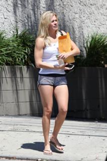 LeAnn Rimes feet photo thumbnail