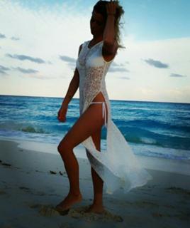 Nicole Neumann feet photo thumbnail