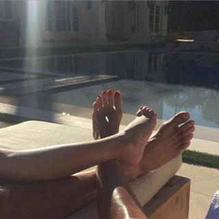 Brooke Burke feet photo thumbnail
