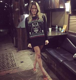LeAnn Rimes feet photo thumbnail