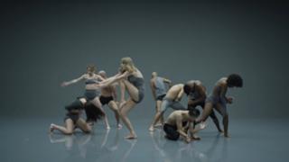 Taylor Swift feet photo thumbnail