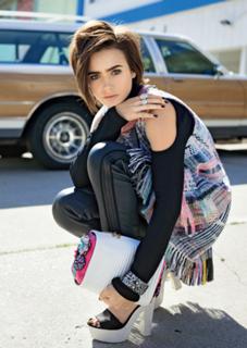 Lily Collins feet photo thumbnail