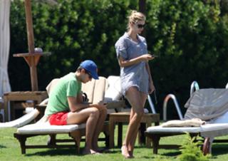 Ivanka Trump feet photo thumbnail